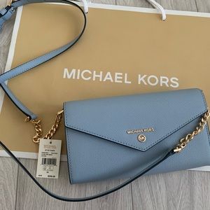 Michael Kors JET SET CHARM crossbody phone bag. Color pale blue